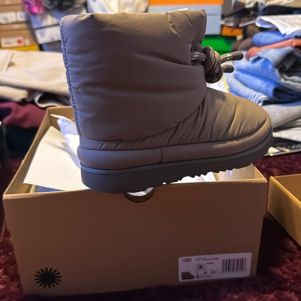 Kids ugg boots brand new with box no receipt authentic